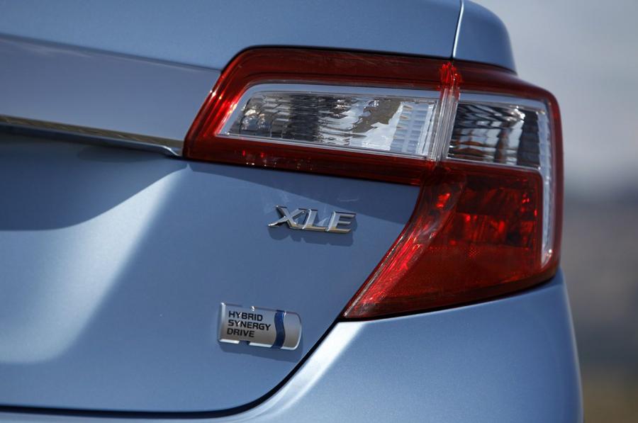  Toyota Camry Hybrid 2012 года  (фото 59 из 71)